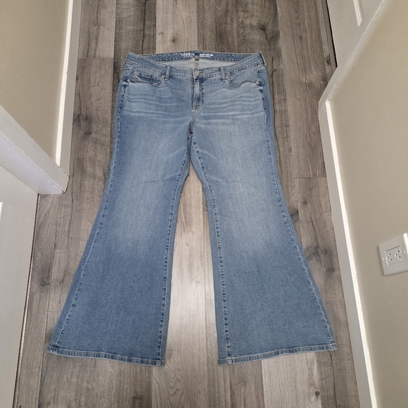 Torrid Perfect Super Flare Vintage Stretch Plus Size Jeans - Picture 2 of 7